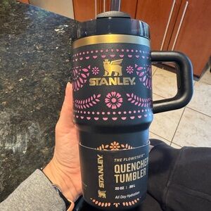 💀 Stanley Quencher Tumbler dia de los muertos midnight Catrina